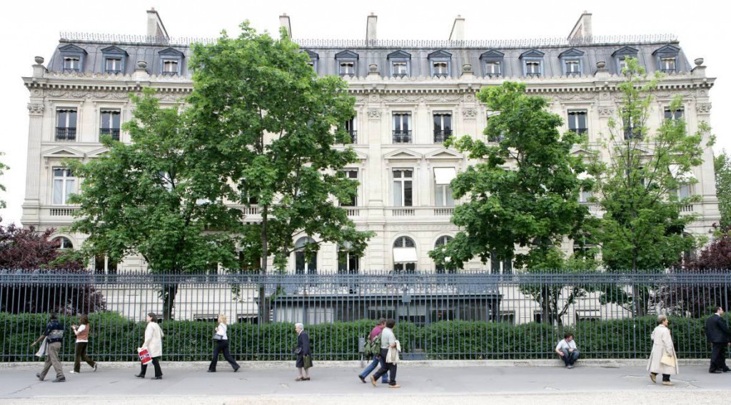 Hauptsitz in Paris 